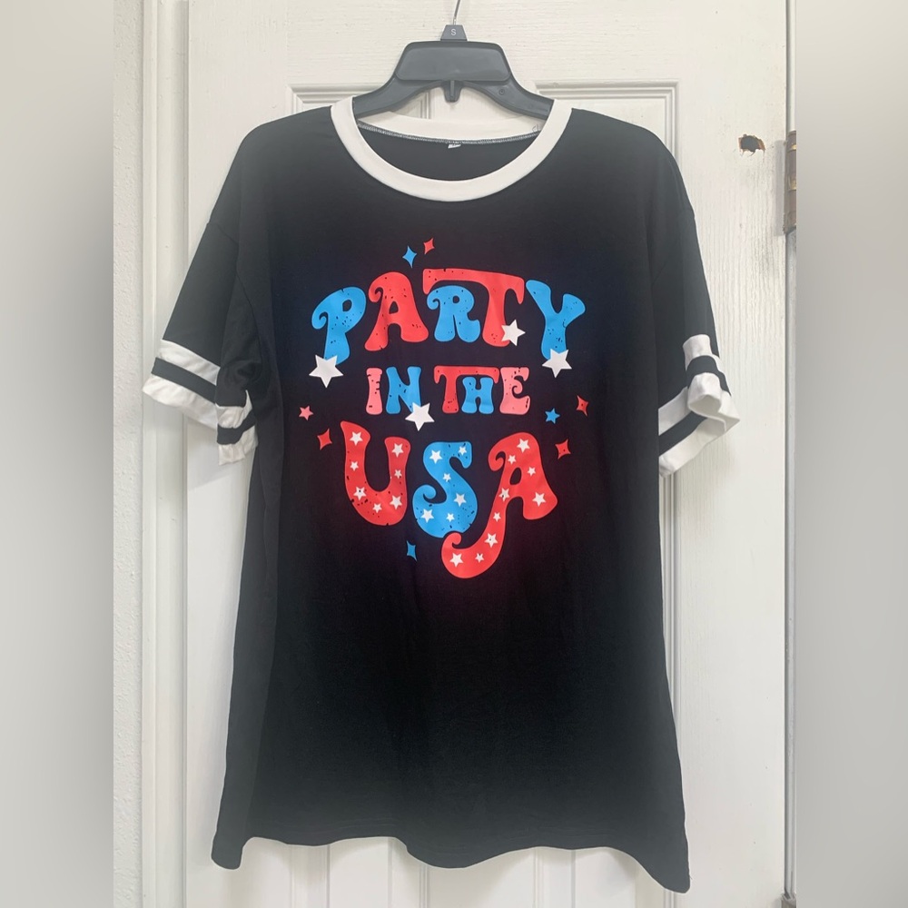 **NWOT Party in the USA' T-Shirt Medium